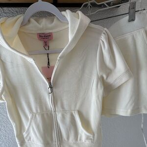 Juicy Couture NWT Oyster White Velour Zip-Up Jacket And Pocketed Shorts Set SZ M